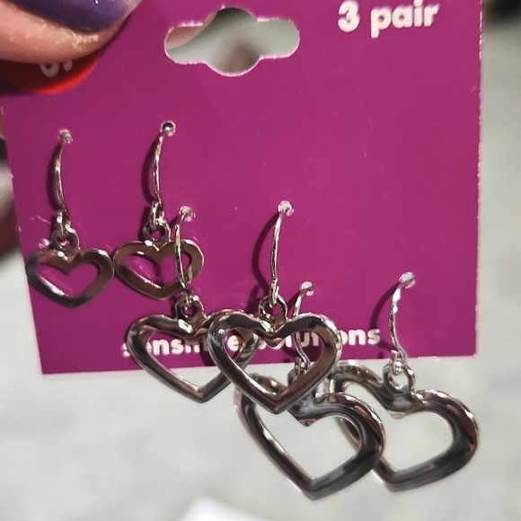 Neew Claire's sensitive solutions 3 pairs heart dangles bundle for discount - Picture 2 of 2